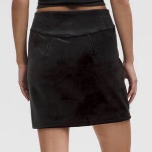 Lululemon black skins velvet skirt